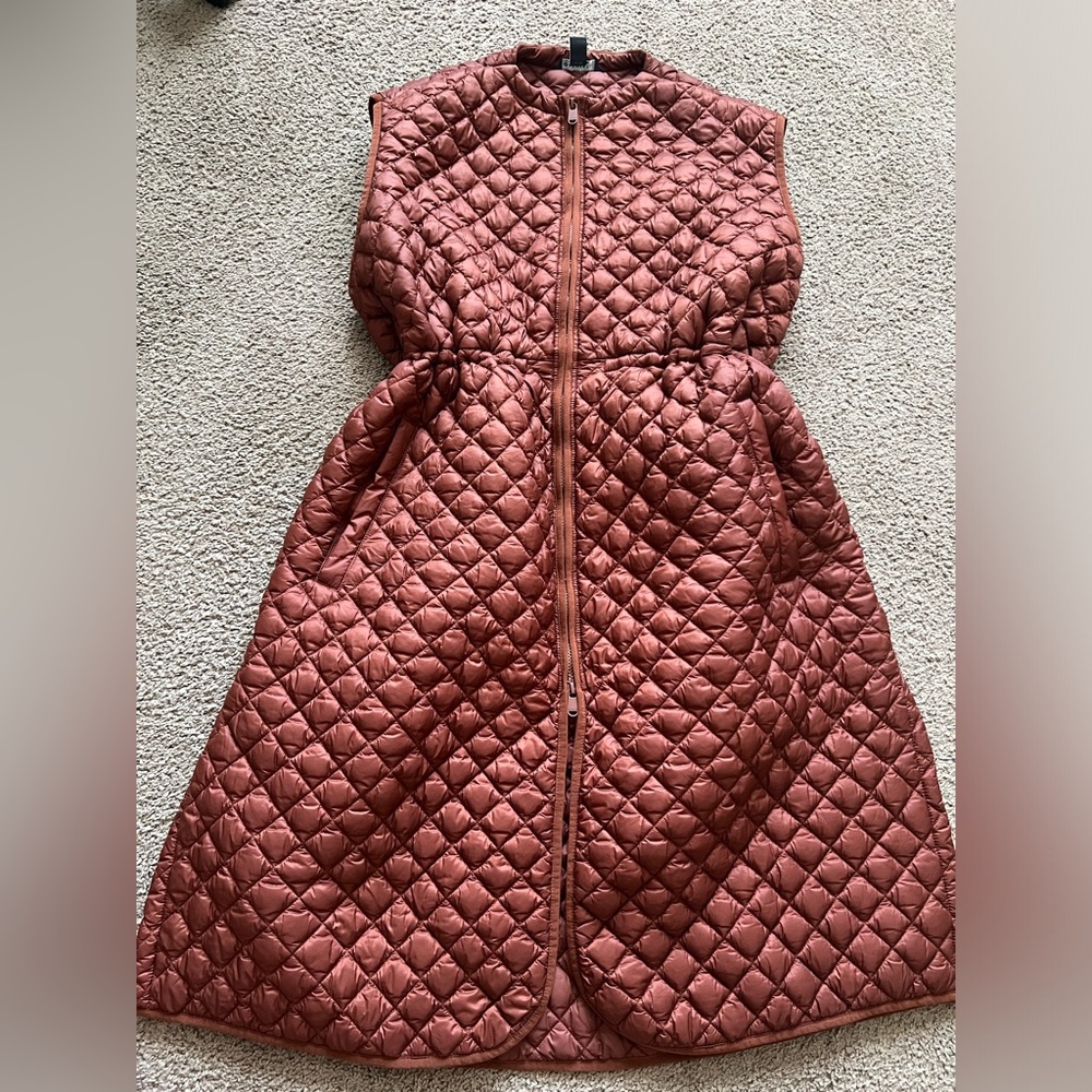 Athleta Quilted Sleeveless Long Vest. READ DESCRIPTION